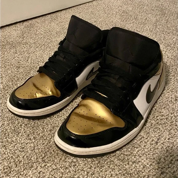 ~Air Jordan 1 Gold Toe~ Size 11 - Picture 2 of 9